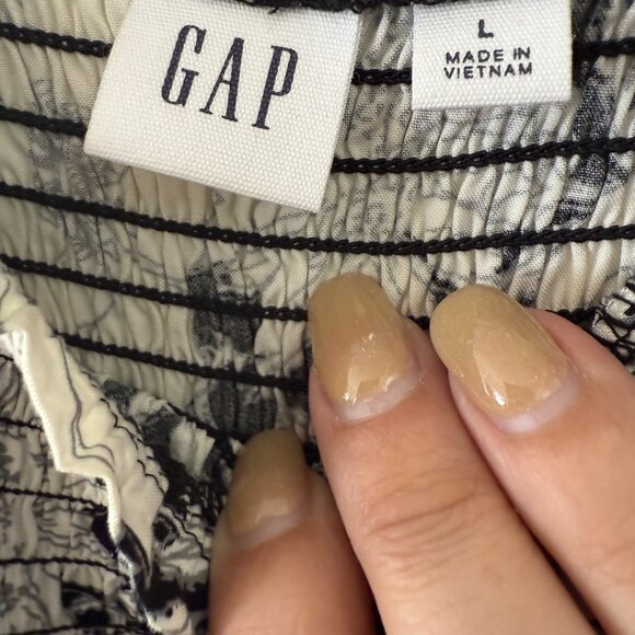 GAP Puff Sleeve Smocked Dress - Picture 3 of 5